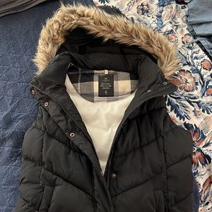 Gap puffer vest